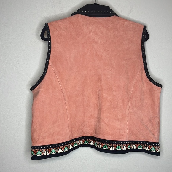 Double D Ranch | Song Of The West Vest - Picture 7 of 10